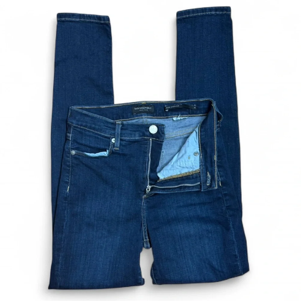 **SOLD** Banana Republic High-Rise Denim Leggings, size 26 - Picture 3 of 6